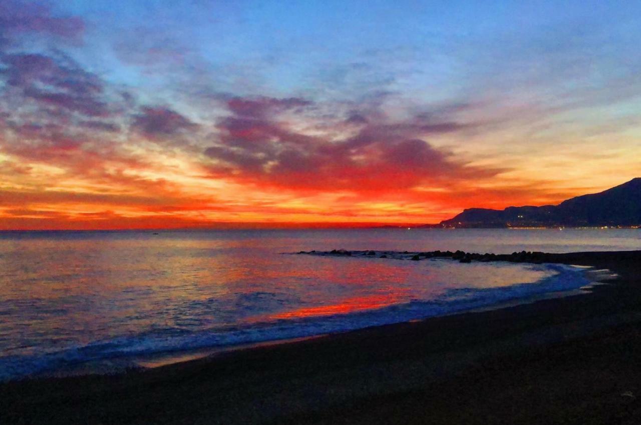 Le Case Del Sole Ventimiglia Zewnętrze zdjęcie