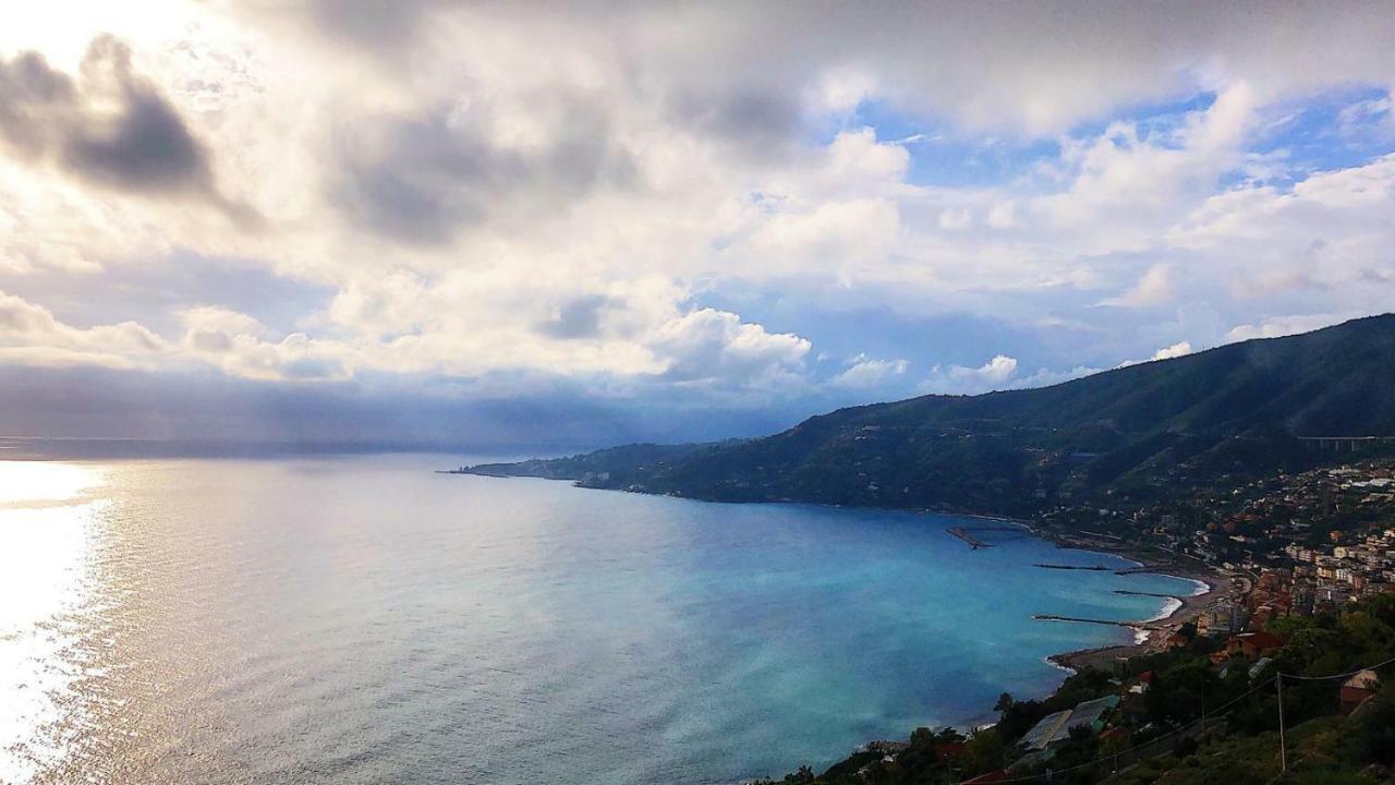Le Case Del Sole Ventimiglia Zewnętrze zdjęcie